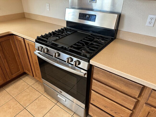 Building Photo - 4th of July Holiday Special! $100.00 Off P...