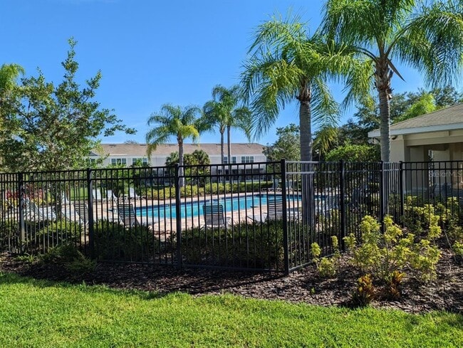 Building Photo - 2623 Redford Way