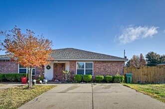 Building Photo - 607 Kings Way Dr