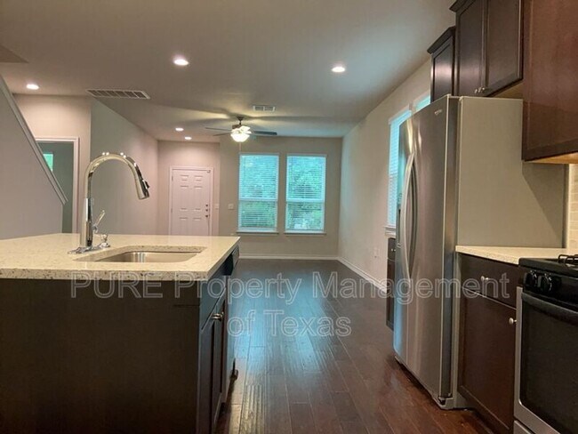 Building Photo - 11708 Coyote Call Way