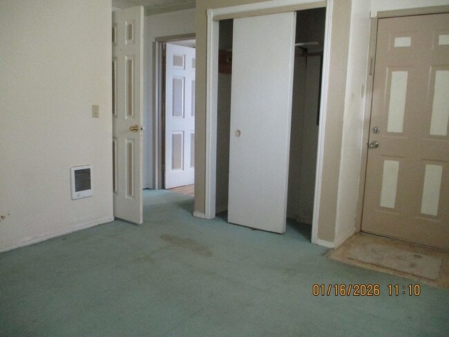 Building Photo - 2215 Simpson Ave