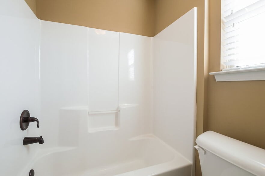 Building Photo - 3468 Avis Ln