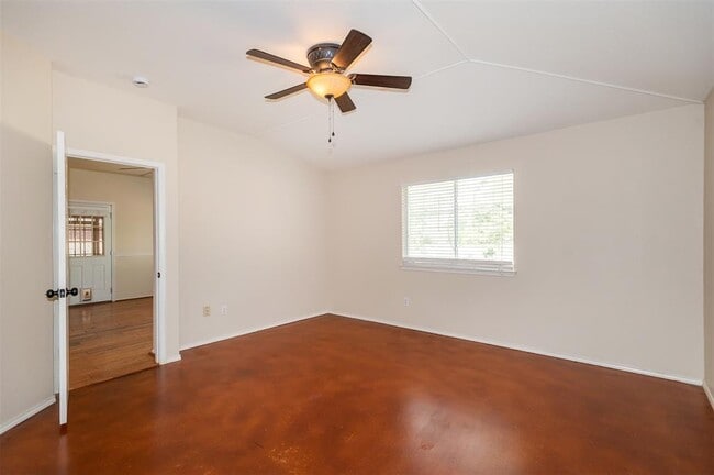 Building Photo - 170 Masonwood Dr