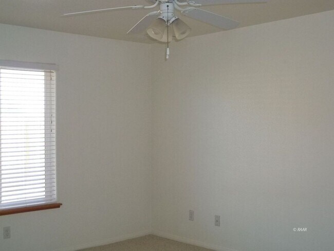 Building Photo - Charming 3 Bed, 2 Bath Rental with Convenient Features - $1,500 Deposit