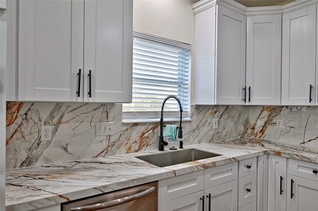 Building Photo - 17907 Pelican Way Rd