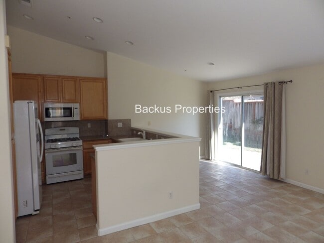 Building Photo - Wonderful Four beddroom home on Chamise Dr...