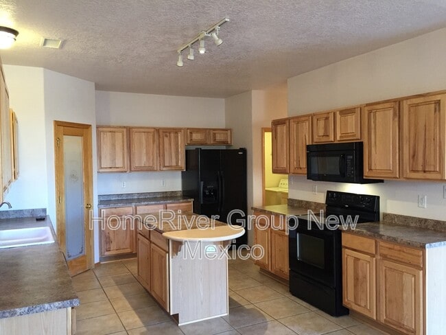 Building Photo - 828 Kipuka Dr NW