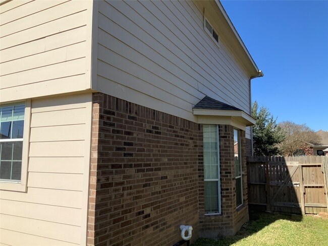 Building Photo - 22011 Castle Hawk Trail