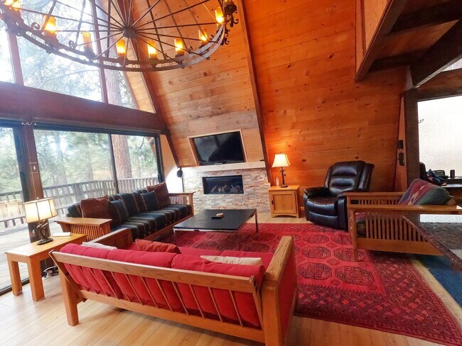 Building Photo - Winter Lease - Less than half a mile to Burnt Cedar Beach, Restaurants and Grocery!!