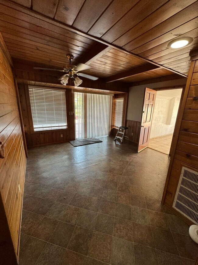 Building Photo - Country Estate Living at its BEST - 4 Bedrooms, 3 Bathrooms in Delano - Liberty One Real Estate G...