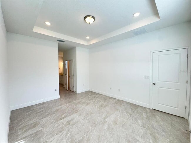 Building Photo - 442 Marion Oaks Course