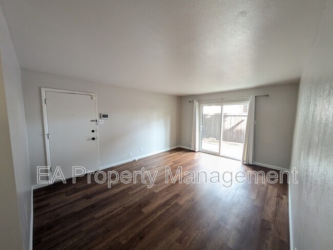 Building Photo - 1601 Pennsylvania St NE