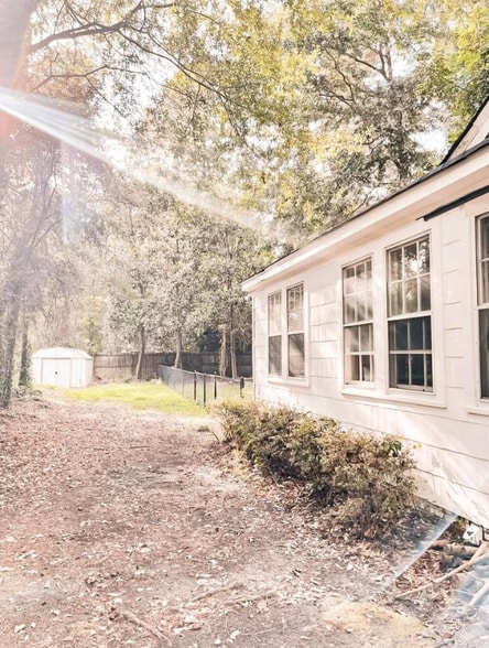 Building Photo - 527 S Edisto Dr