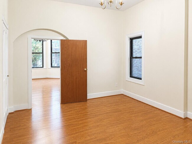 Building Photo - 32-16 31st Ave