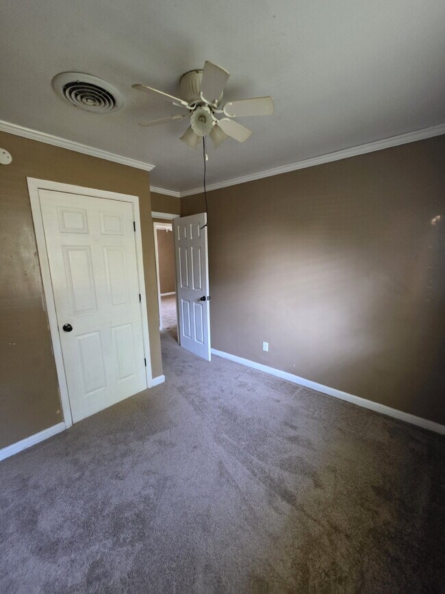 Building Photo - 3-Bedroom Retreat in Blytheville – Cozy 884 Sq Ft Home on Mayfair Lane!