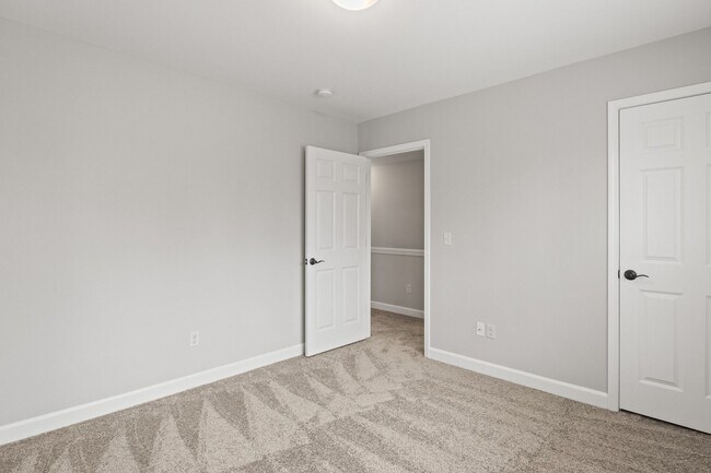 Building Photo - Spacious Home near Downtown Apex!