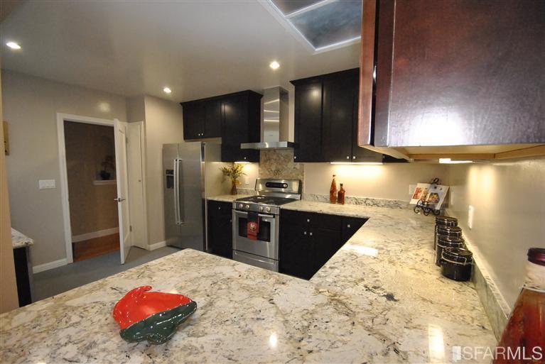 Building Photo - 1643 Moraga St