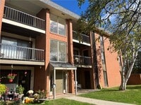 Building Photo - 1000 College Park Dr