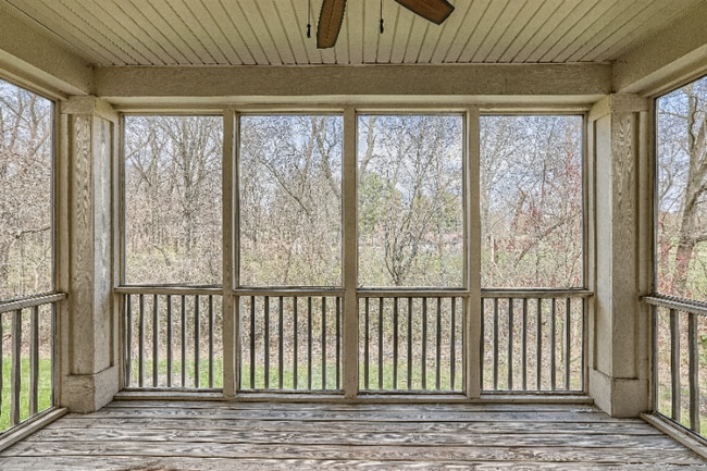 Building Photo - 9136 Scenic View Cir