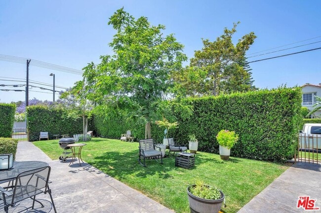 Building Photo - 1546 S Holt Ave