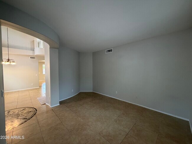 Building Photo - 7819 S 22nd Ln