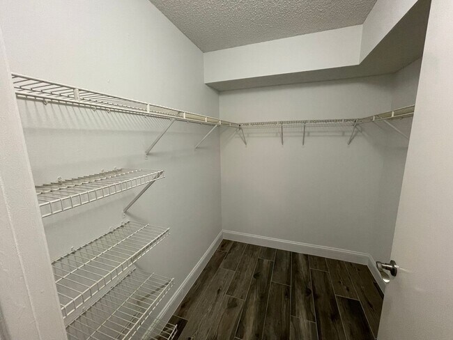 Building Photo - ANNUAL RENTAL - OASIS- 2 BED/2BATH