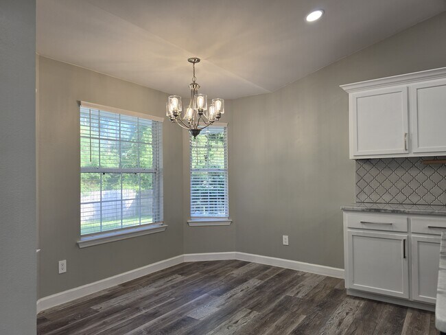 Building Photo - 1682 Village Pkwy