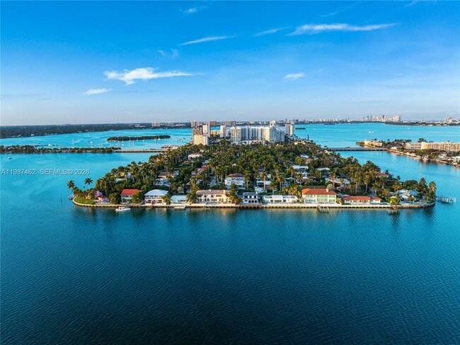 Building Photo - 1351 Bay Terrace