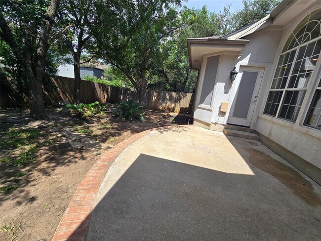 Building Photo - 2216 Shark Loop