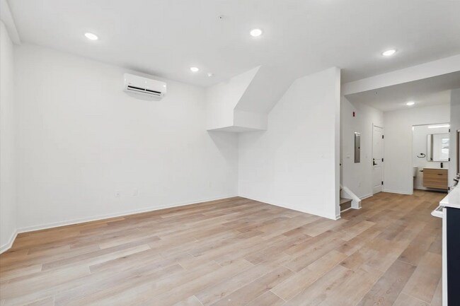 Building Photo - 245 N 12th St