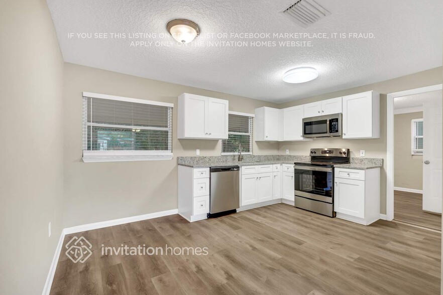Building Photo - 5204 Acoma Ave