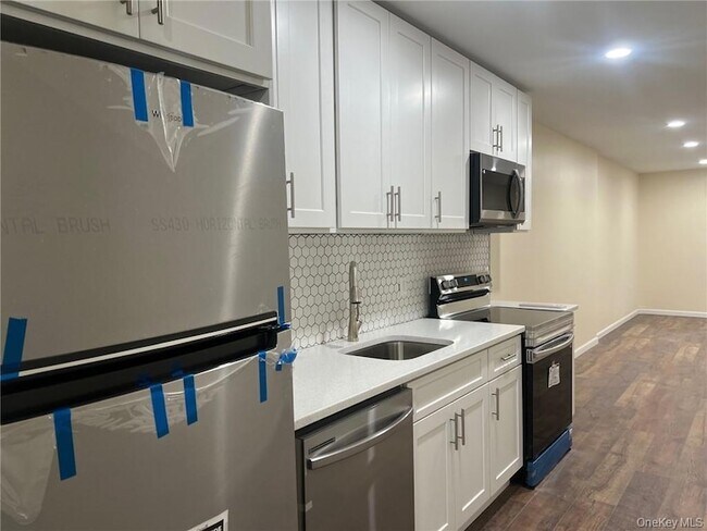 Building Photo - 45 Front St