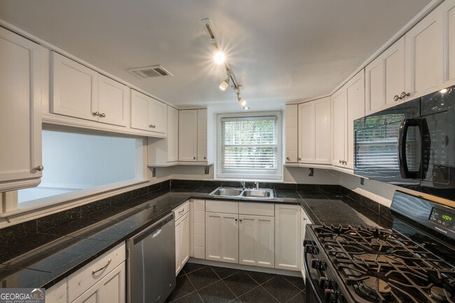 Building Photo - 9070 Cobbler Ct
