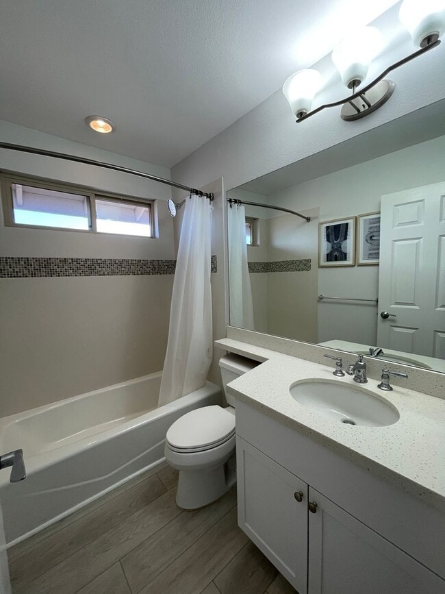 Building Photo - Fully Furnished 3 Bedroom/2.5 Bath Kahoma ...