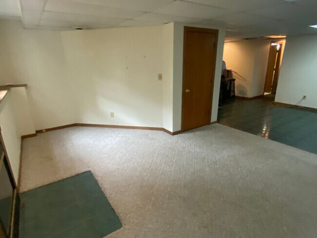 Building Photo - W1358 Prairie Pines Rd