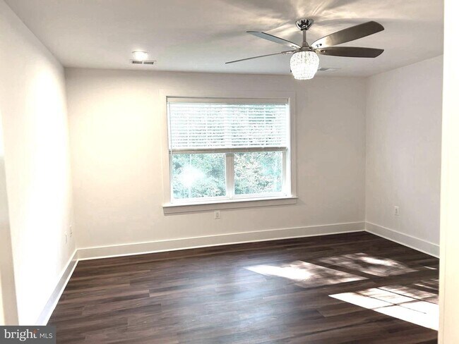 Building Photo - 8708 Southrun Ct