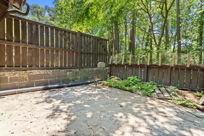 Building Photo - 4249 Lake Ridge Dr