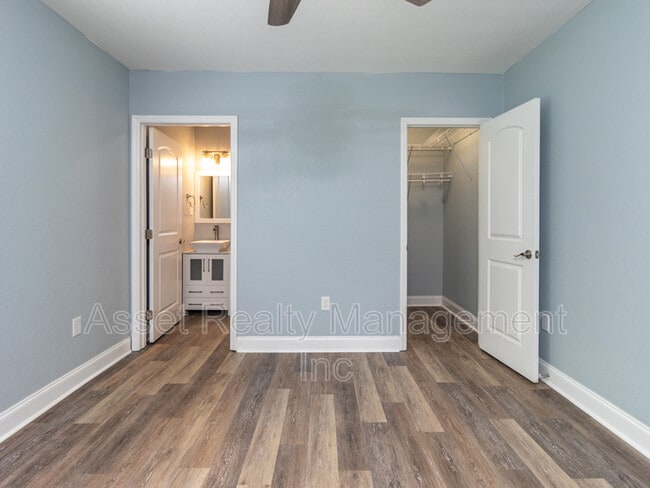 Building Photo - 5211 Holston Dr