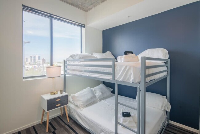 Building Photo - 333 E Roosevelt St