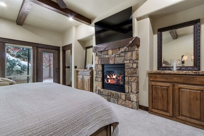 Building Photo - 5605 N Morpheus Pl