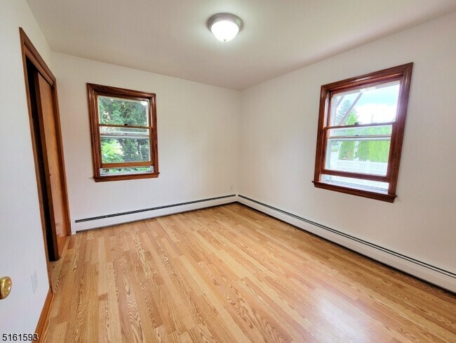 Building Photo - 111 Marconi St