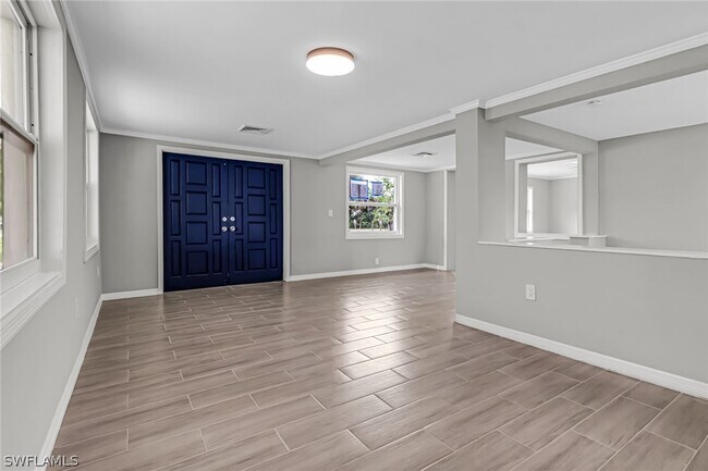 Building Photo - 1152 Harbor Dr