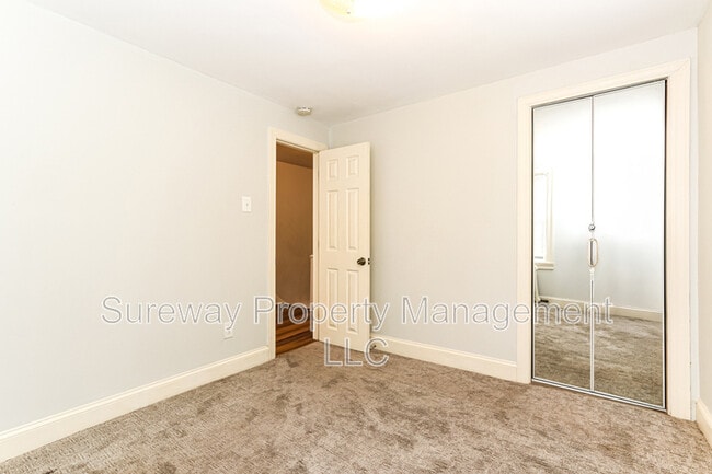 Building Photo - 137 Bartram Ave