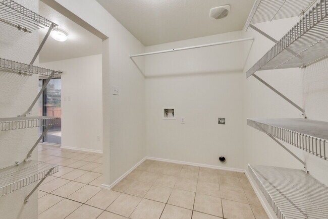 Building Photo - 1161 Condor Dr