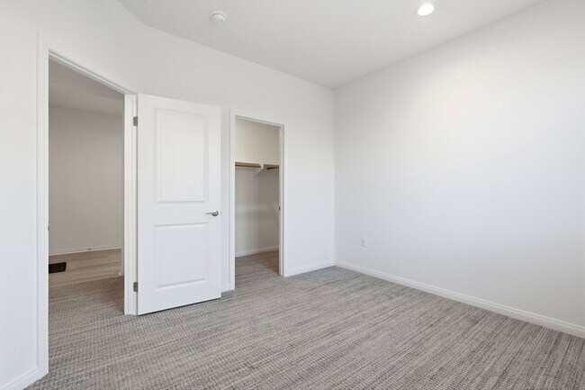 Building Photo - 29587 Fortitude Dr