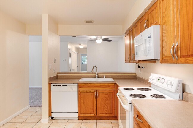 Building Photo - 2375 E Geddes Ave