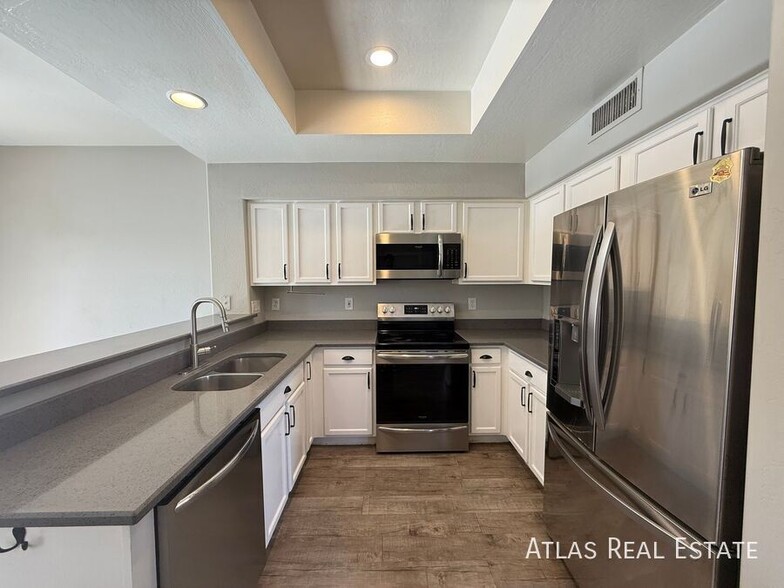 Building Photo - 2040 N 106th Ave