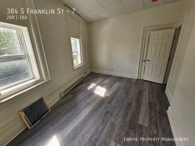 Building Photo - 384 S Franklin St