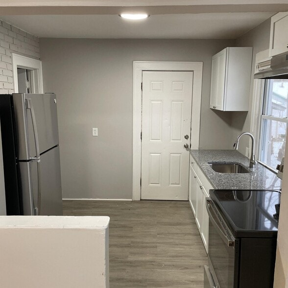 Building Photo - 378 Roycroft Dr