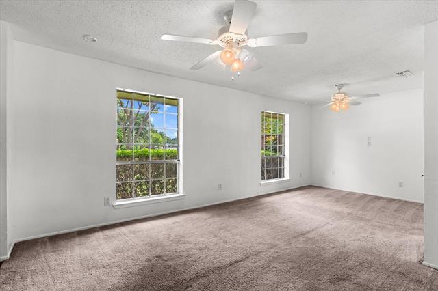 Building Photo - 2804 Royal Oaks Dr